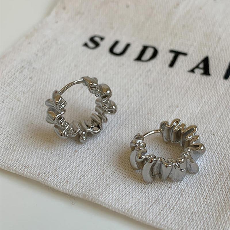 Einfache Wassertropfen Metall-Creolen für Damen Einfaches Design Exquisites Geschenk für junge Mädchen Hochzeitsaccessoires Schöner Schmuck