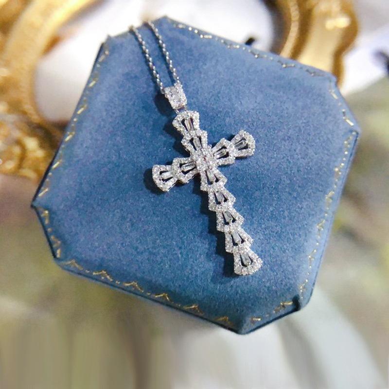 Zhenrong T Square Zircon Pendant Cross Necklace with Full Diamond Clavicle Chain for Women