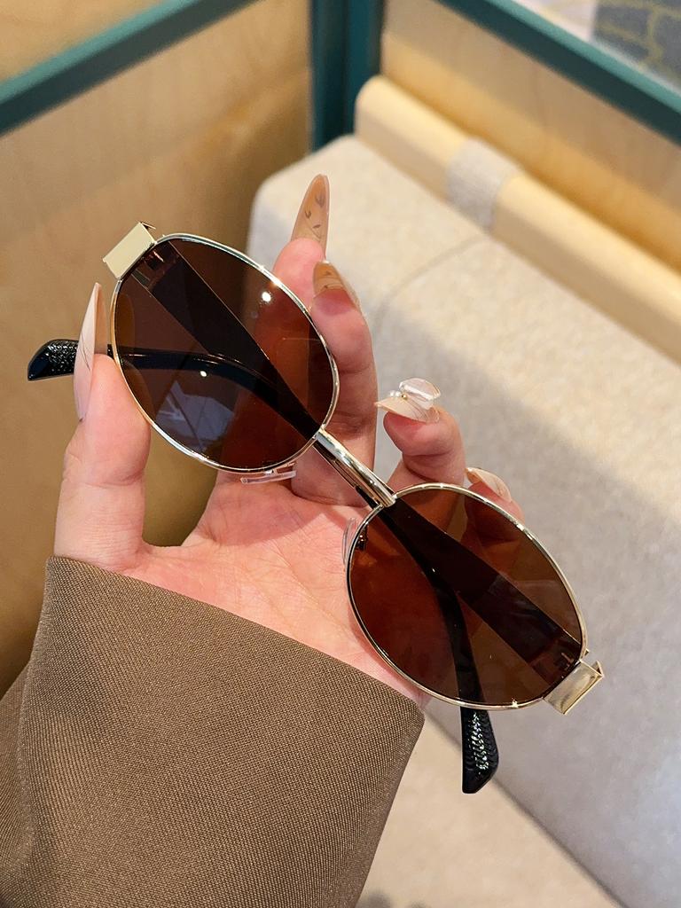 1Pc Fashionable Metal Oval Frame Glasses Retro Style Casual Decorative Eyewear for Daily Wear