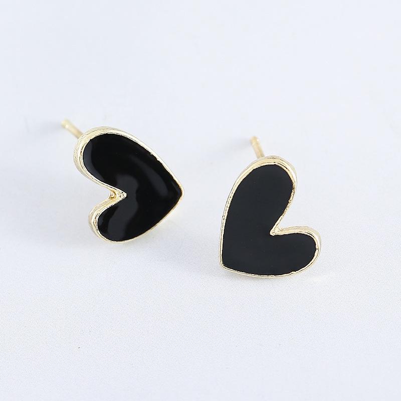European & American Popular Simple Heart Stud Earrings - Unique High-End Fashion Trend