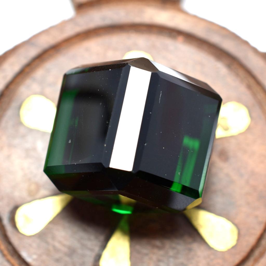 Cube Cut Lab-Created Emerald Green Pendant Size 53 Ct Loose Gemstone CERTIFIED Sa-537