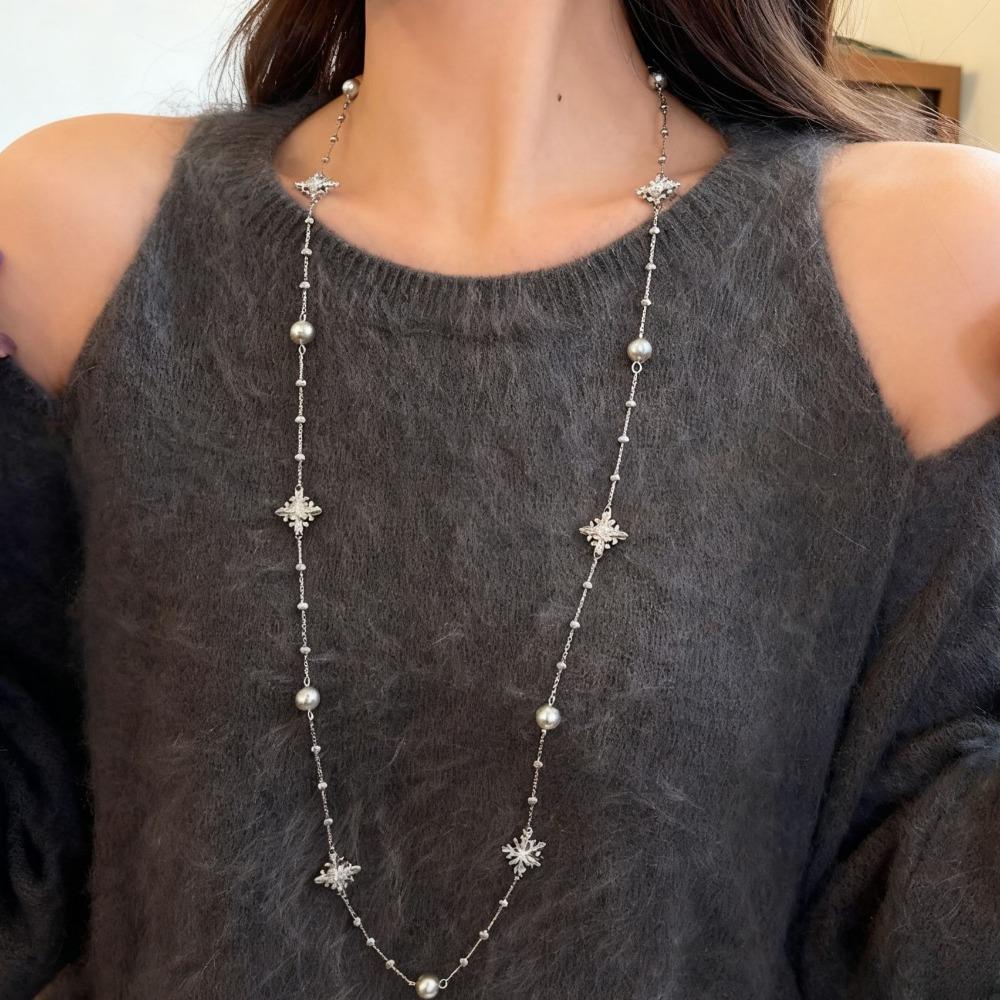 Four-leaf Clover Necklace Luxurious and Versatile High-end Sweater Chain Long Pendant Accessory