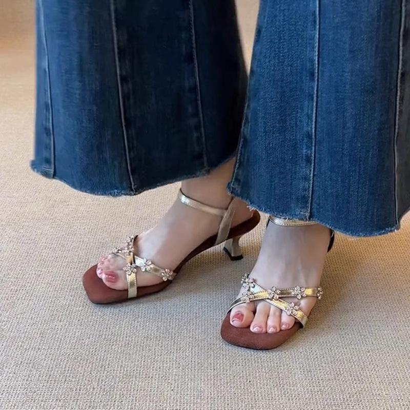 French rhinestone flower with square head sandals women's 2025 summer new temperament versatile skirt high-heeled sandals