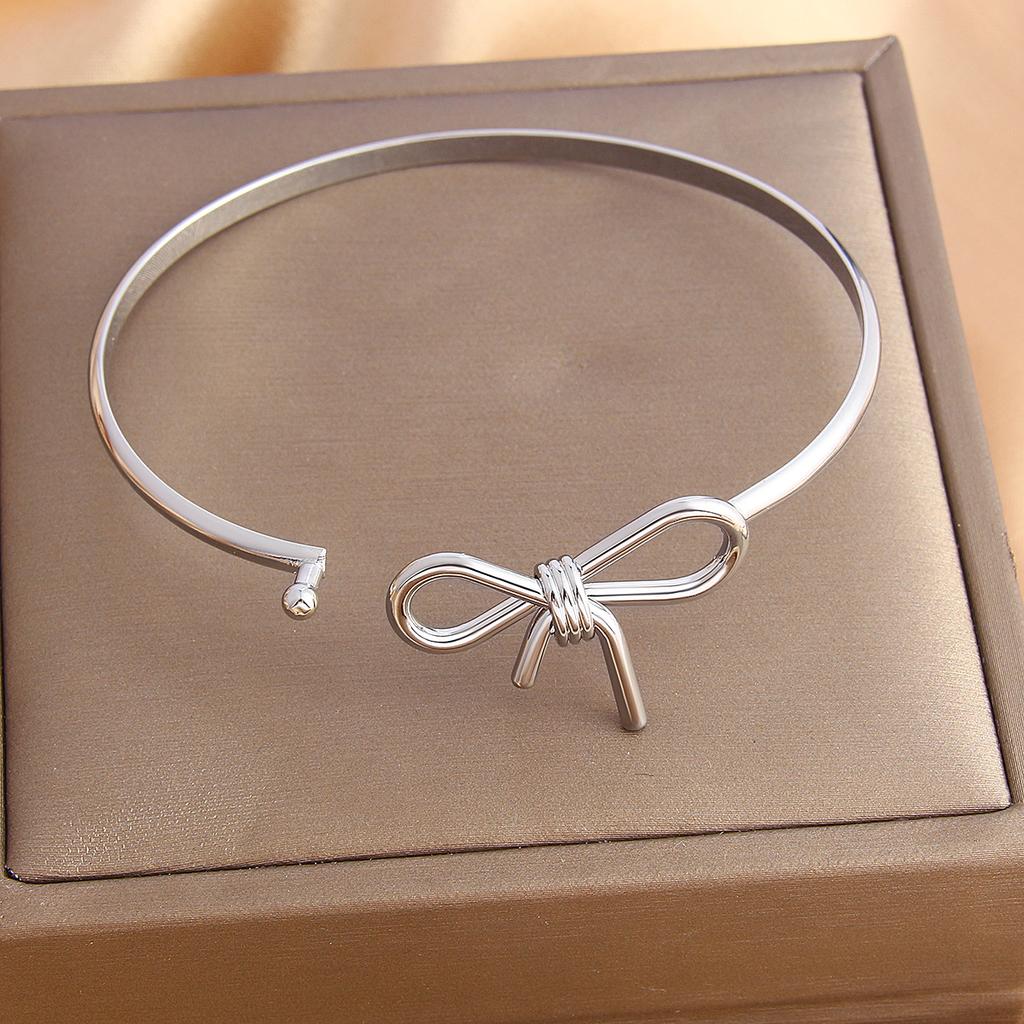 Sweet and Simple Electroplated Smooth Surface Bow Bracelet - Luxurious Design, Fashionable Wristband