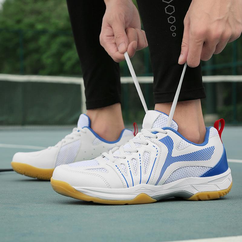 2026 Black Red Men Badminton Shoes Couple Outdoor Breathable Outdoor Unisex Sneakers Handball Women Professional Sport Shoes