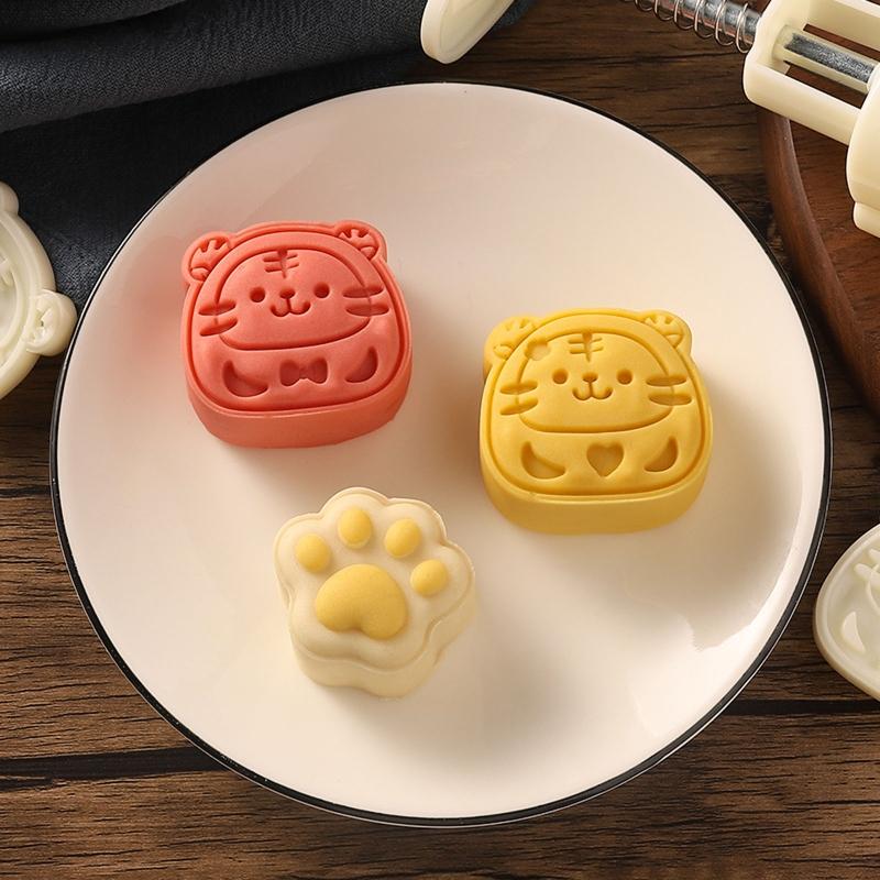 50g Cute Tiger Shape Plastic Mooncake Molds Mooncake Mould DIY Baking Accessories Kitchen Gadget for Mid-Autumn Festival