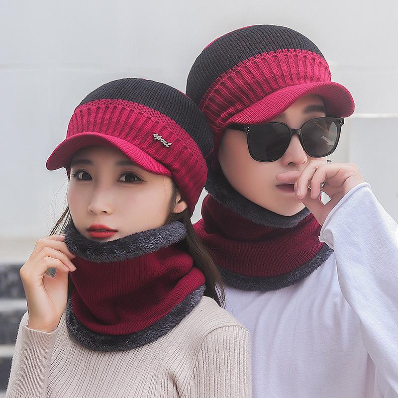 

Men s Outdoor Cold-Proof Knitted Two-Piece Set: Duckbill Hat with Fleece Neck Warmer One Size красный