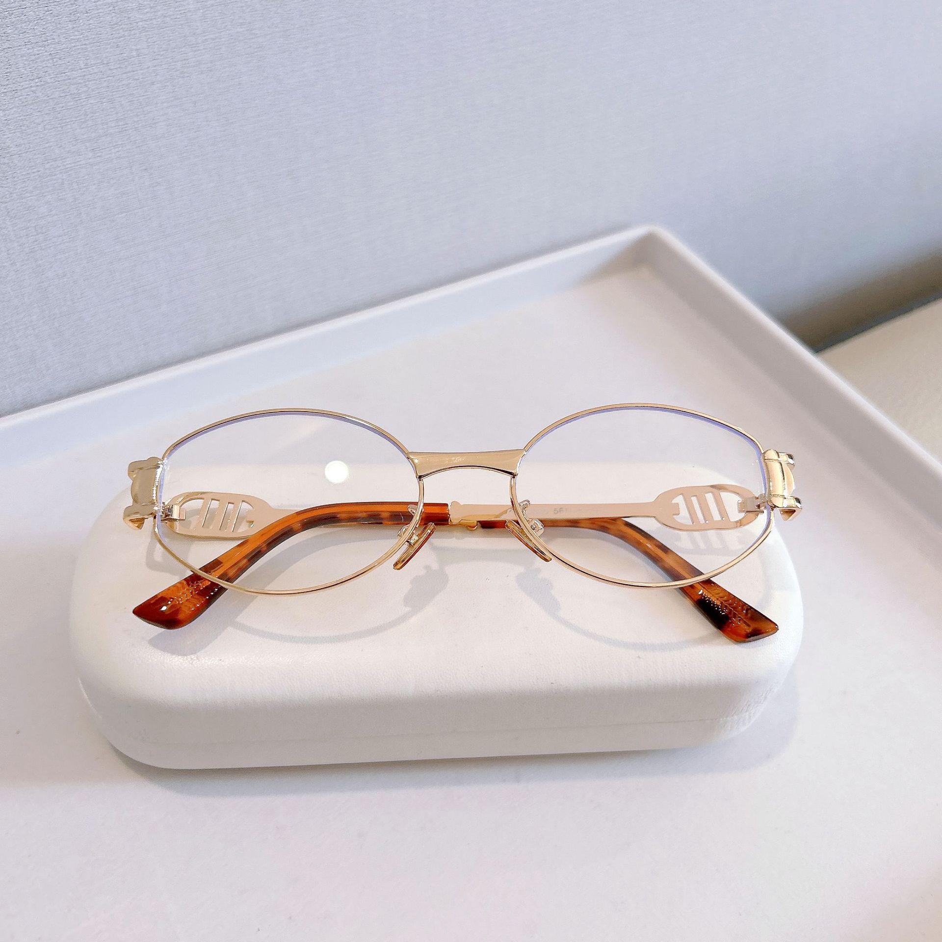

2025 European Retro Oval Small Frame Blue Light Blocking Glasses