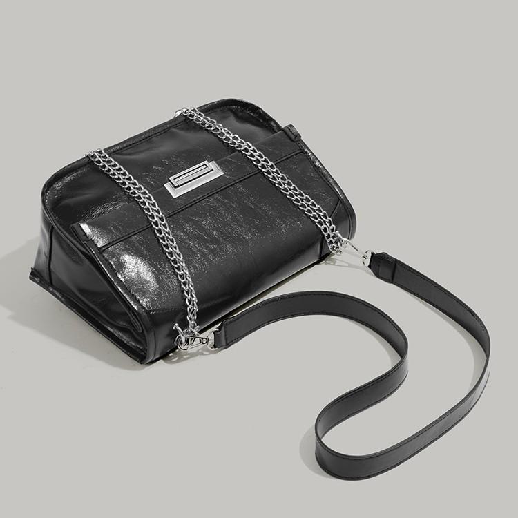 2024 New Women's Bag Underarm Bag High-end Trendy Cool Crossbody Bag Versatile Fashion Chain Shoulder Crossbody Bag for Women