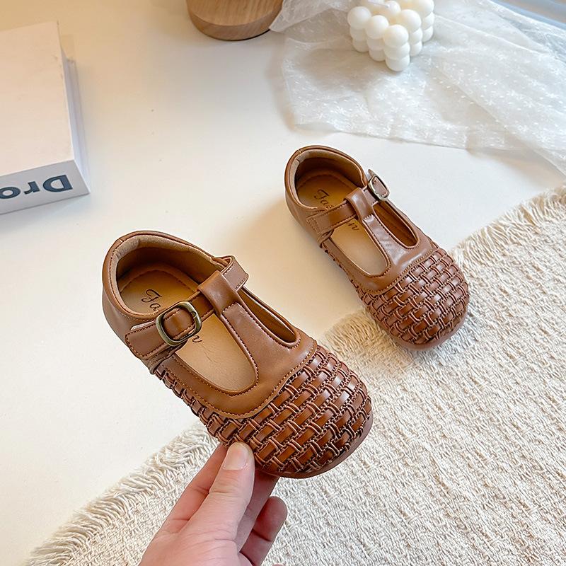 Модные плетеные сандалии для детей 2026 Лето новый стиль закрытые плетеные однотонные ажурные туфли для малышей и детей постарше 23Inner Length14.5cm коричневый