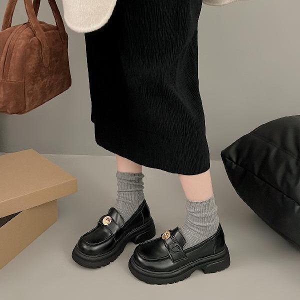 Thick-soled one-pedal loafers women's autumn and winter 2025 new retro small leather shoes British style thick heel single shoes small fragrant style