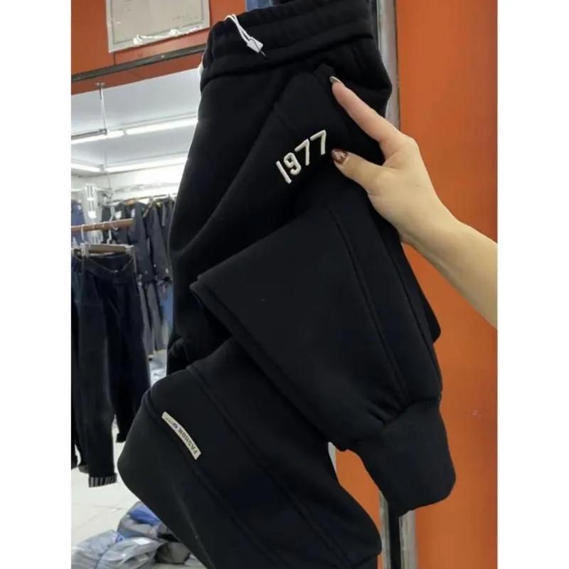 

Women s Autumn/Winter Fleece-Lined Loose-Fit Casual Cuffed Sports Pants Drawstring Embroidered Harem Pants XS чорний