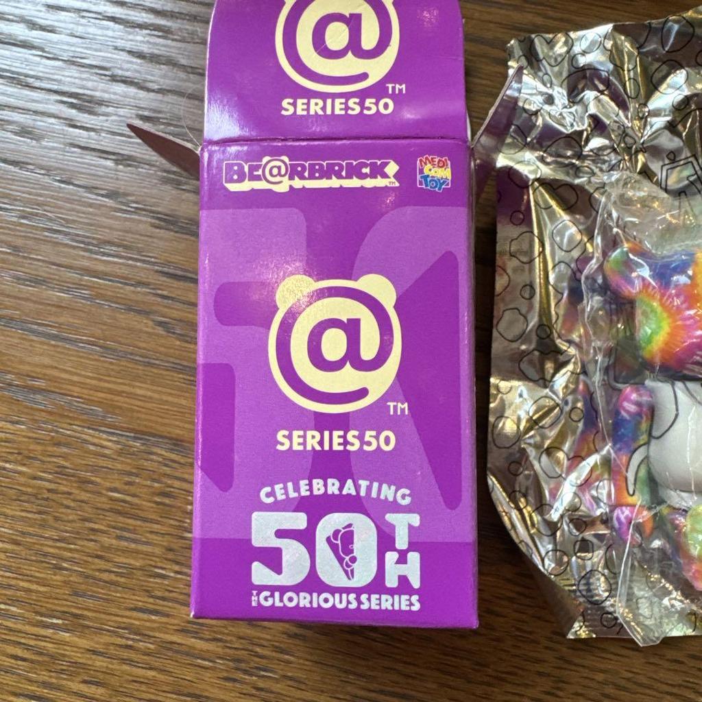 [USED] BE@RBRICK Series 50 Rainbow (Secret) Yabai T-shirt Shop