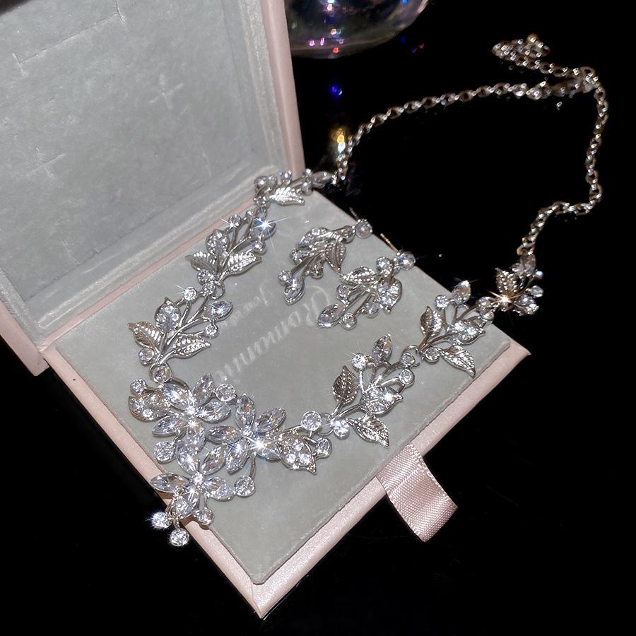 Роскошный набор: колье и серьги с кристаллами в виде листа и цветка для женщин