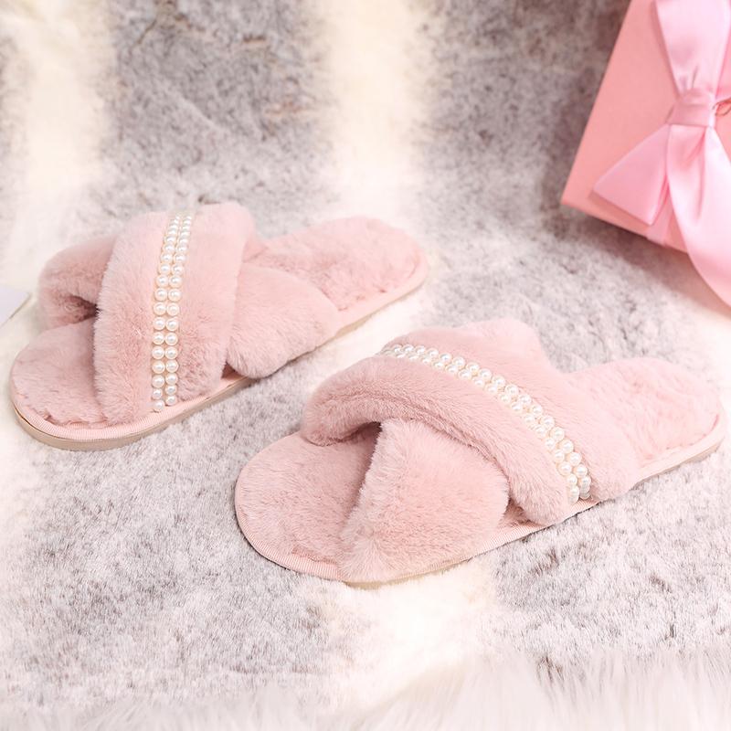 Fashion Luxury Pearl Chain Cross Strap Fur Slippers Women Autumn Round Toe Thick Bottom Outdoor Slides Soft Sole Short Plush Slippers