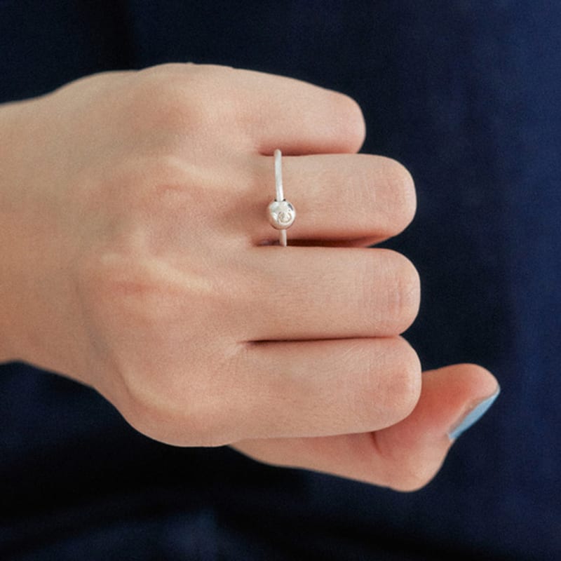 COLLECT SYNERGY C. Engraved Ball Ring