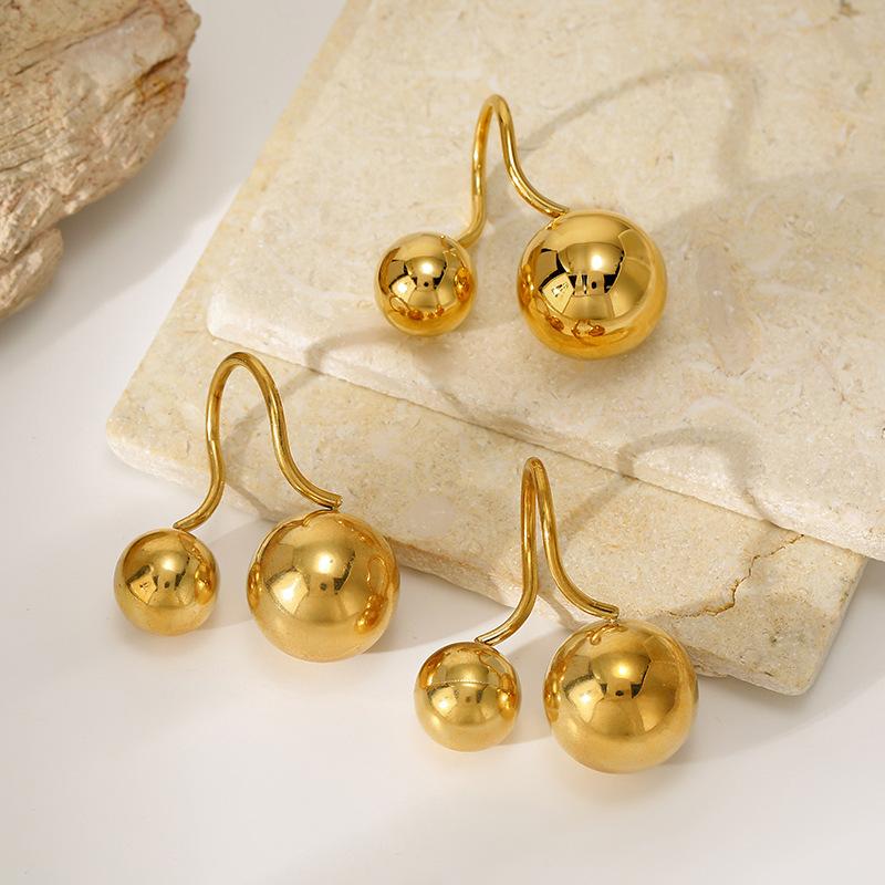Stainless steel smooth surface small gold ball ring female simple size bead arc hollow ball direct supply