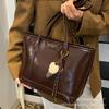 2025 Autumn and Winter New Shoulder Bag Fashionable Texture Commuter Explosion Tote Bag Simple Retro Large Capacity Bag