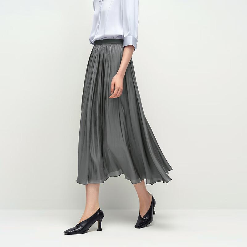 

OVVOVV Women s Luster Polyester Swing Skirt M