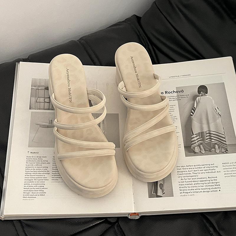 Fashion retro strap combination thick-soled cool slippers women's summer wear new high-end fashion Roman sandals