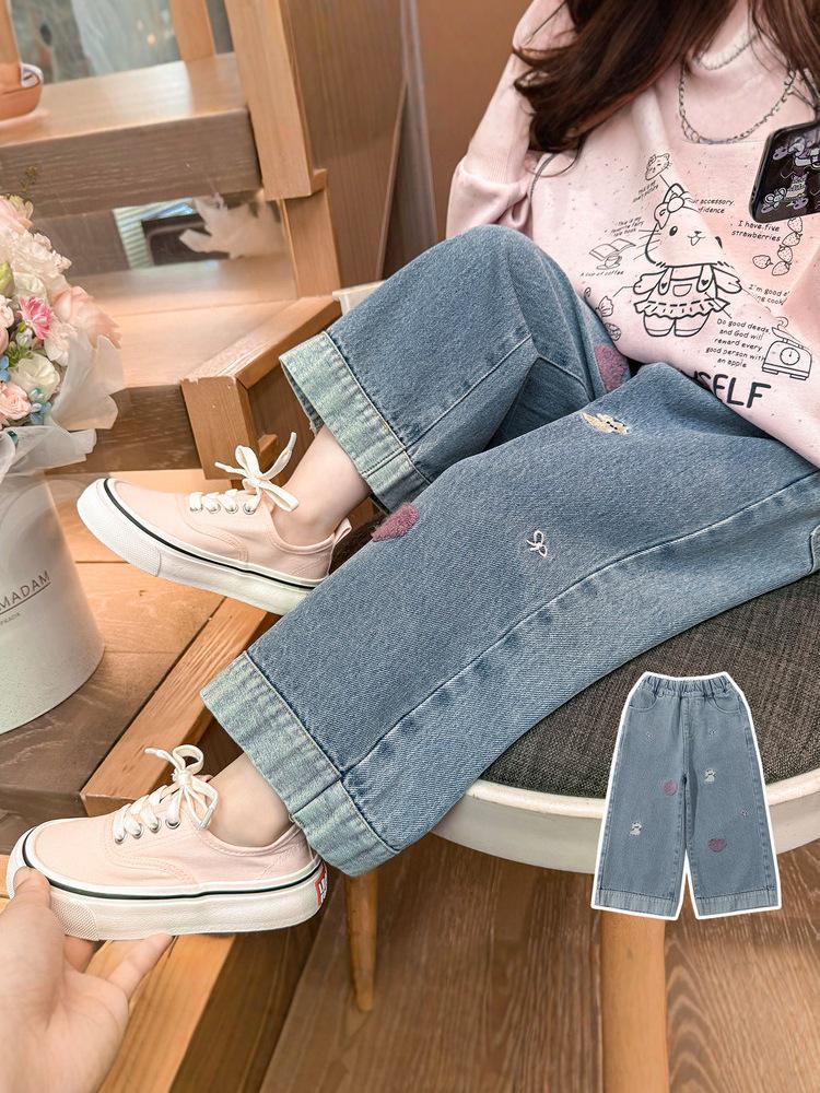 2025 New Spring Embroidered Toddler Girls' Loose Jeans
