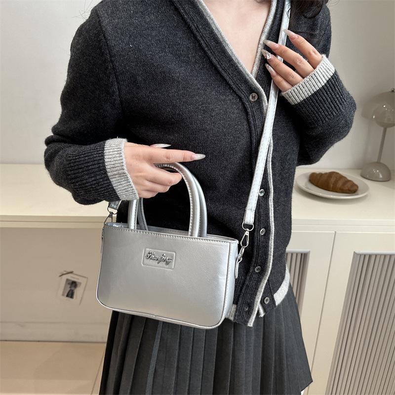 New Women's Bag Fashionable Korean Version Simple Solid Color Shoulder Bag Fashionable Casual Crossbody Bag Temperament