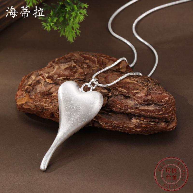 New brushed love snake bone chain long pendant women's simple high-end heart-shaped versatile long necklace