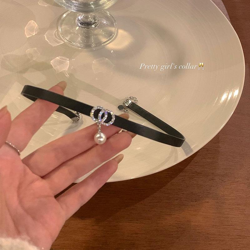 

Осенне-зимняя атмосфера Жемчужное колье-чокер Ожерелье-воротник Легкое роскошное нишевое дизайнерское чувство Высокий темперамент Ключичная цепочка