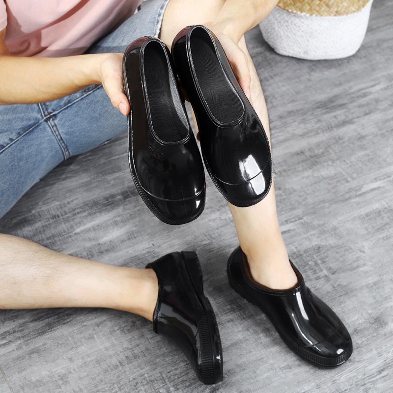 Schwarze niedrige Regenstiefel Herren Rutschfest Küchenarbeit Outdoor Flache Speichelschuhe Gummischuh