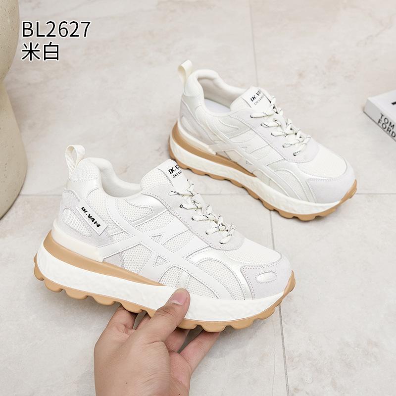 Casual moral training shoes New in spring and autumn New heightened platform, light and comfortable leather Forrest Gump shoes