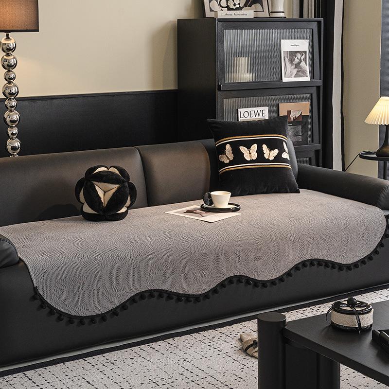 

Medieval Special-Shaped Sofa Cushion, Advanced Sense, One-Piece Non-Slip Straight Row Sofa Cover, New Seat Cushion Cover 70*70cm
