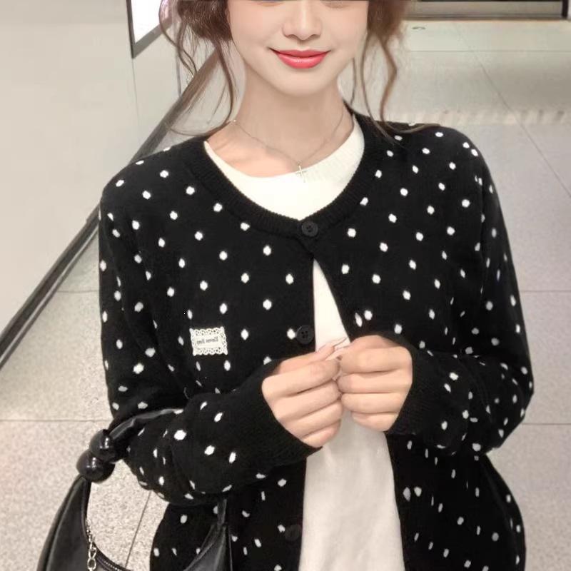 2026 Slimming Polka Dot Long-Sleeve Knit Cardigan: Versatile Spring Design for Women.