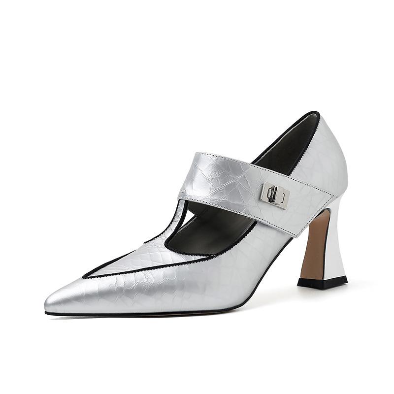 

Fashion Light Luxury 2024 Vintage Cowhide Gold Thong Mary Jane Shoes Women s Thick Heels Pointed Single Shoes Women s High Heels 34