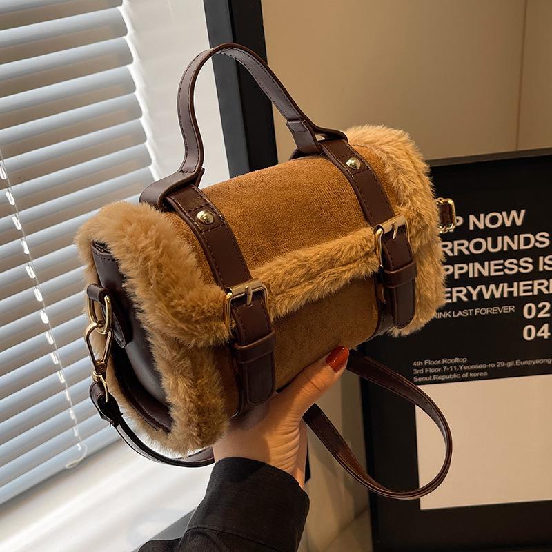 Autumn/Winter 2025 Women's Plush Shoulder Messenger Bag - Fashionable Handheld Style