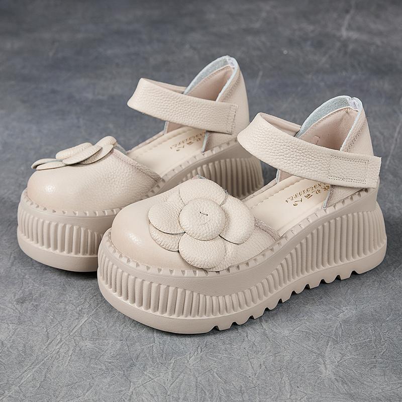 Modne sandały GKTINOO Retro z okrągłym noskiem i grubą podeszwą 2025 Lato Nowe Damskie buty na płaskiej platformie, codzienne, z kwiatami, z prawdziwej skóry