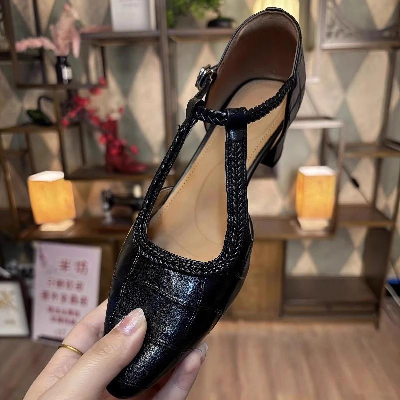 Light Luxury Niche Retro 22 Spring New Shoes Buckle Sandals Wear Small Fragrant Wind Small Leather Shoes