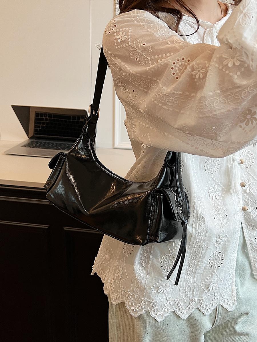

Сумка через плечо из мягкой винтажной кожи премиум-класса Chic Spice Chic Motorcycle Underarm Bag чёрный