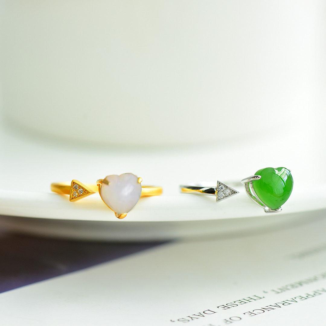 

Elegant Retro Jade Heart Ring with Inlaid White and Peach Hearts Adjustable