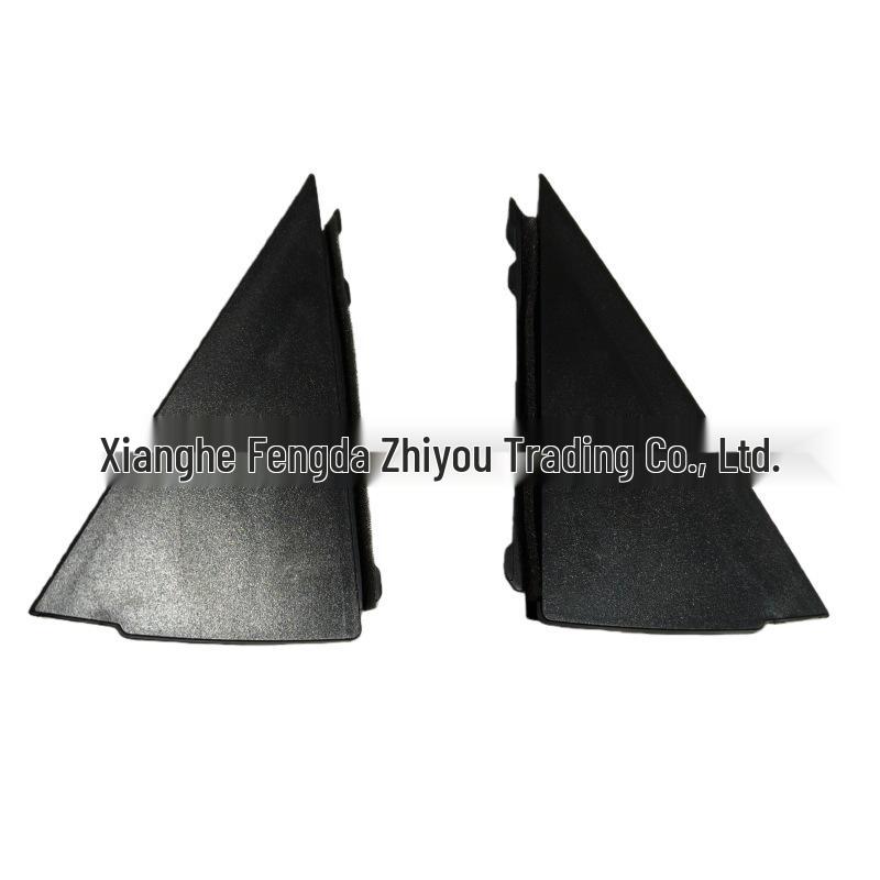 838302L000 and 838402L000 fit the rear window triangular trim of the Hyundai I30 and I30CW.