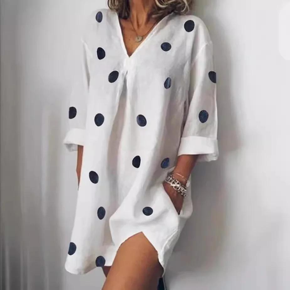 

Женское быстрое весенне-летнее платье свободного кроя с V-образным вырезом и принтом, с боковыми разрезами и рукавами-девятками Женская мода XS белый