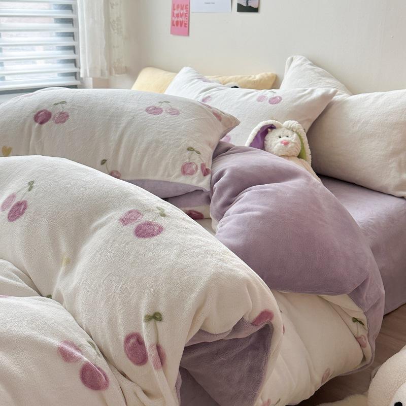 Set de patru piese din catifea cu lapte de iarnă de clasa a în desene animate pat îngroșat pentru student cearșaf de pat din trei piese cearșaf de pat cuvertură