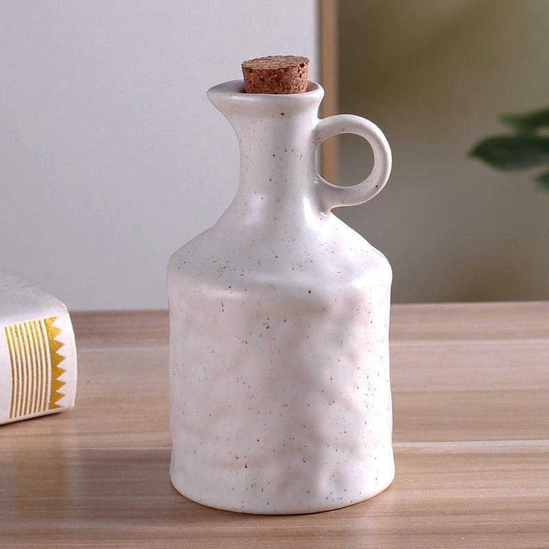 European-style Kitchen Oil Pot Household Sauce Vinegar Pot Irregular Hand-kneading Texture Ceramic Oil Bottle Cover Leak-proof