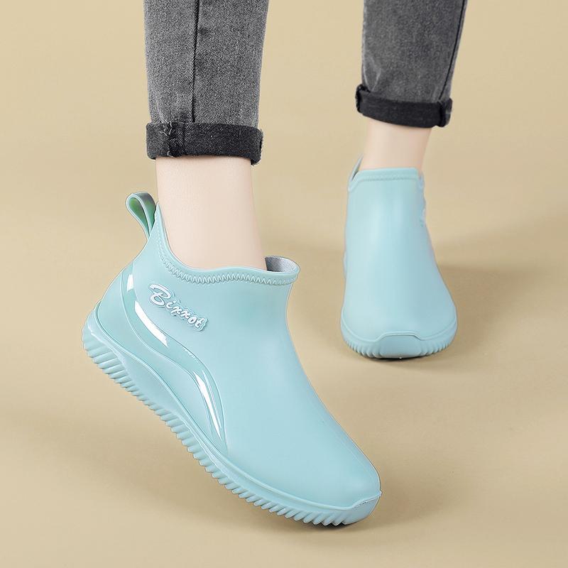 2026Women's New  Cute Soft Bottom Water Shoes Short Tube Rain Boots Summer Fashionable Outerwear Non-slip Stylish Rubber Shoes