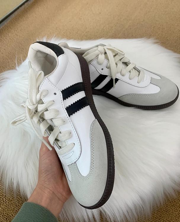 

2025 spring sports shoes flat casual board shoes women s retro classic versatile little white shoes German training shoes 35