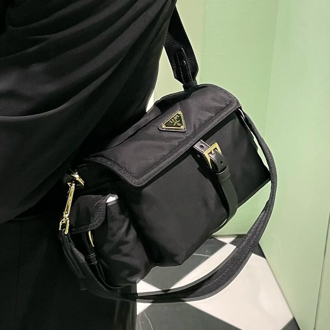 

Lada House Унисекс Сумка-мессенджер для камеры из переработанного нейлона 2025: Модная, Универсальная Сумка через Плечо Large: 35x20x12 cm чёрный