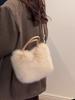 Yogodlns Tote Bag z umělé kožešiny Dámské Bucket Plyšový Luxusní Design Dámské Kabelky Měkké Zimní Crossbody Tašky přes rameno