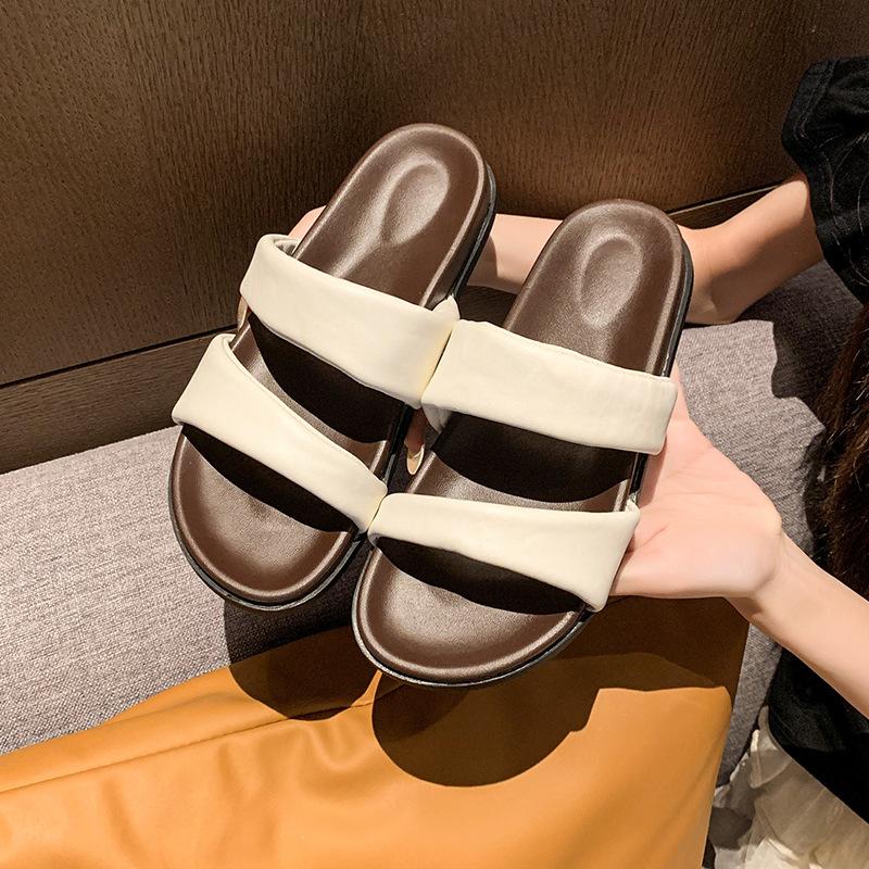 Thick-bottomed cool slippers for women's summer outer wear 2025 new height-increasing casual soft-bottomed shit-stepping slippers with skirts