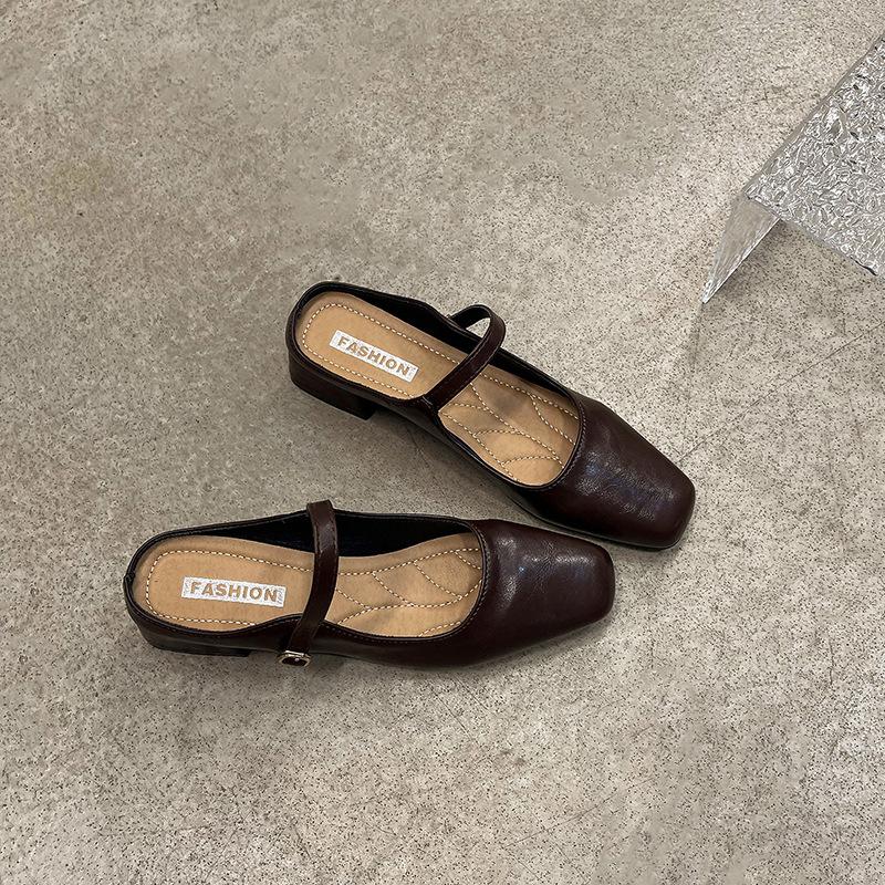 French Evening Breeze Temperament Silver Single Shoes Women's Spring and Summer 2025 New Korean Version Flat Bottom with Skirt Bag Head Sandals Tide