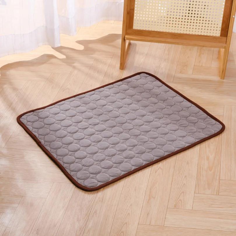 Pet Summer Cooling Mat Breathable Ice Silk Dog Bed Mat Washable Cooling Pad for Dogs Cats