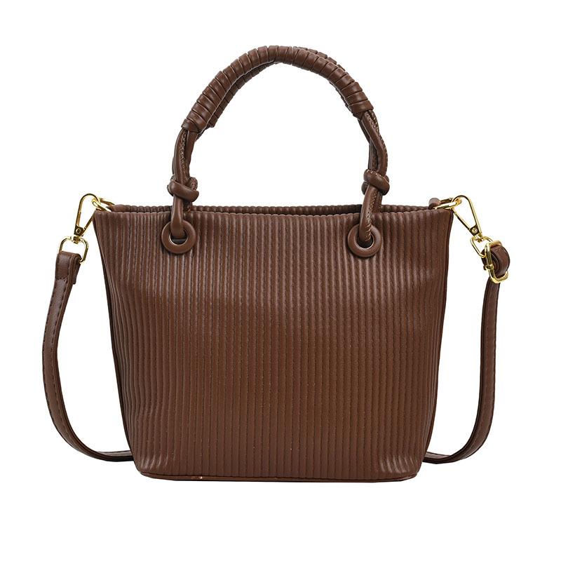 Korean Version of Fashion Women's Handbag 2025 New Pleated Bucket Bag Niche Texture Shoulder Messenger Bag